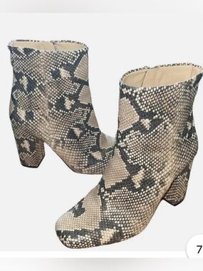 NEW IN BOX❗️Vince Camuto DANNIA Snake-Print Block Ankle Boot Size 8.5